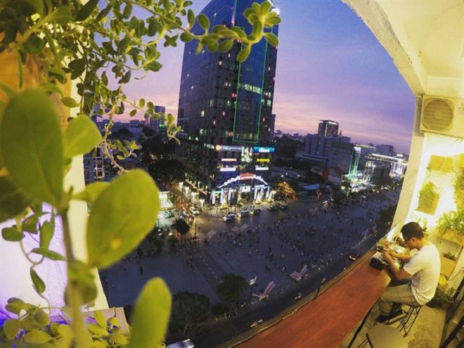 6 quán cà phê chung cư đẹp nhất ngắm phố đi bộ
